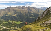 13 Eccomi alla Forcella di Valmora, si apre un grandioso panorama...